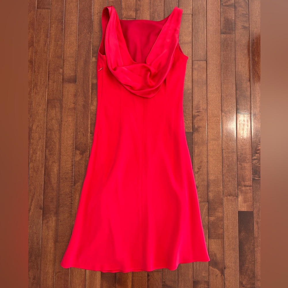 Silk Red Sleeveless Back Drape Dress Size 4 by Flores & Flores - Picture 11 of 12